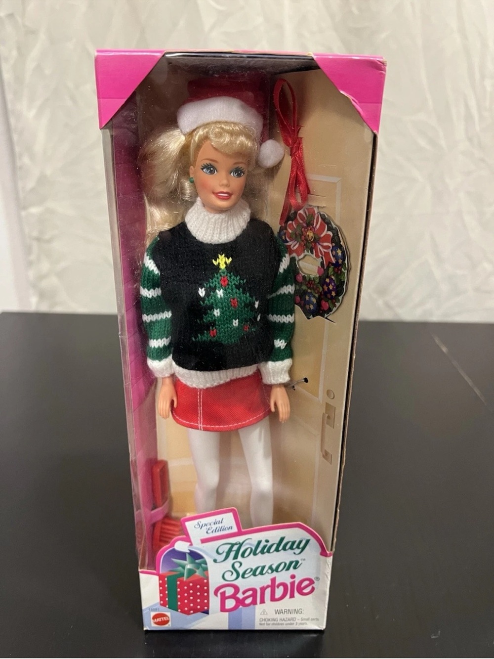 Holiday Season Barbie Doll Special Edition 1996 Mattel 15581